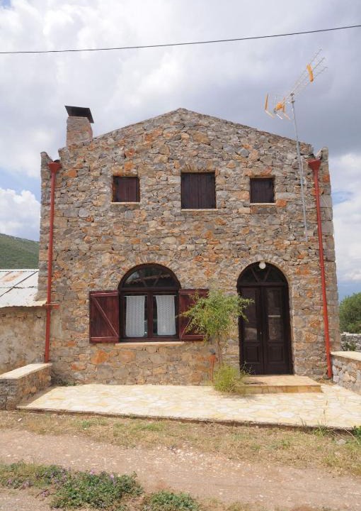 Amfikleia-Elateia Ski Chalet | ΕΥμορφο σαν παραμύθι ΑΜΥΓΔΑΛΙΑ