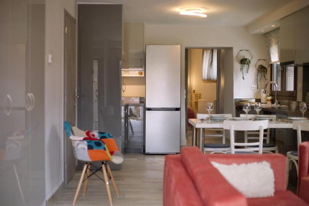 Karpenisi Apartment | Το Σπίτι της Ευτυχίας Σουίτα