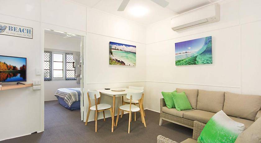 Coolangatta Apartment | 100 m² Apartment ∙ 2 bedrooms ∙ 4 guests