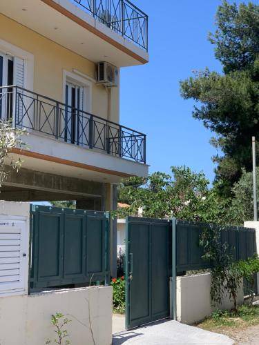 Eretria House | 100 m² House ∙ 3 bedrooms ∙ 6 guests