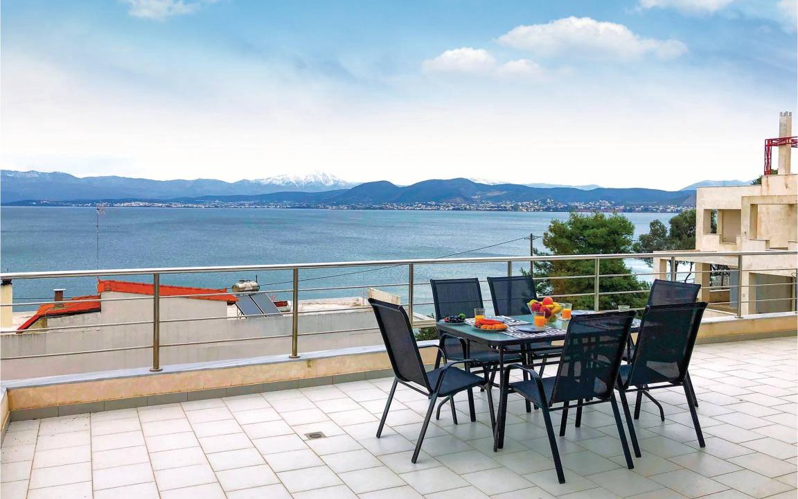 Chalcis House | 138 m² House ∙ 3 bedrooms ∙ 6 guests