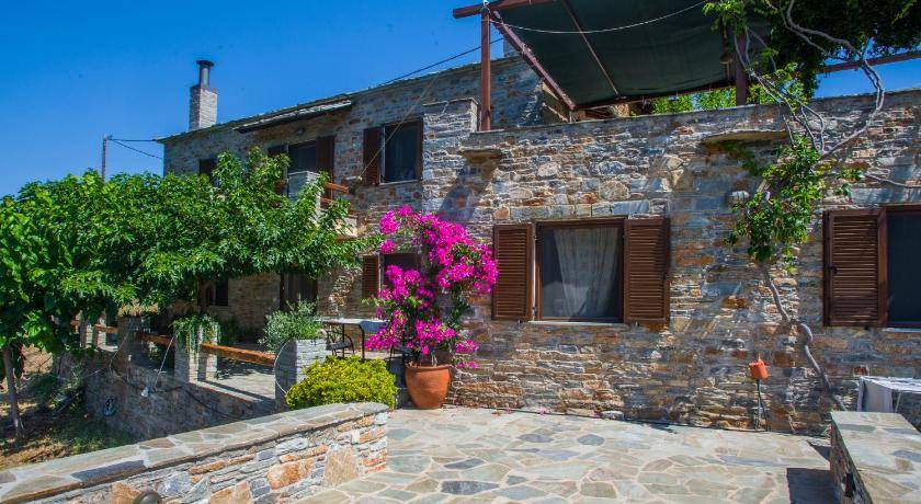 Steni Dirfyos Apartment | 140 m² Apartment ∙ 3 bedrooms ∙ 10 guests