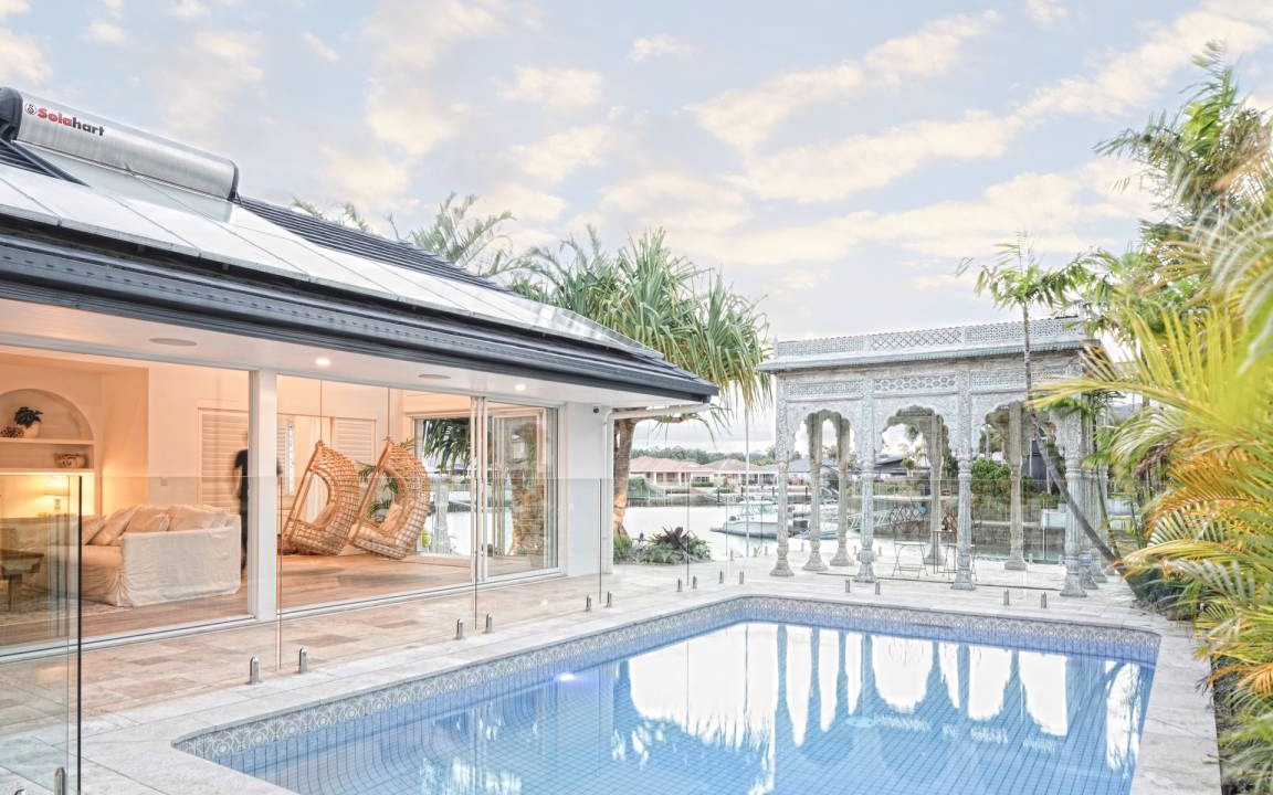 Runaway Bay Villa | 150 m² Villa ∙ 1 bedroom ∙ 2 guests