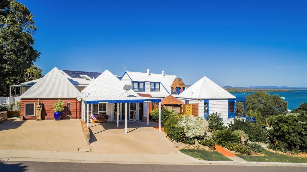 Seventeen Seventy Resort | 1770 Sovereign Lodge Retreat