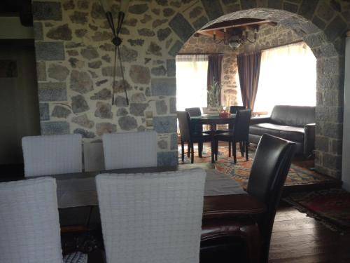 Kato Pedina House | 180 m² House ∙ 4 bedrooms ∙ 11 guests
