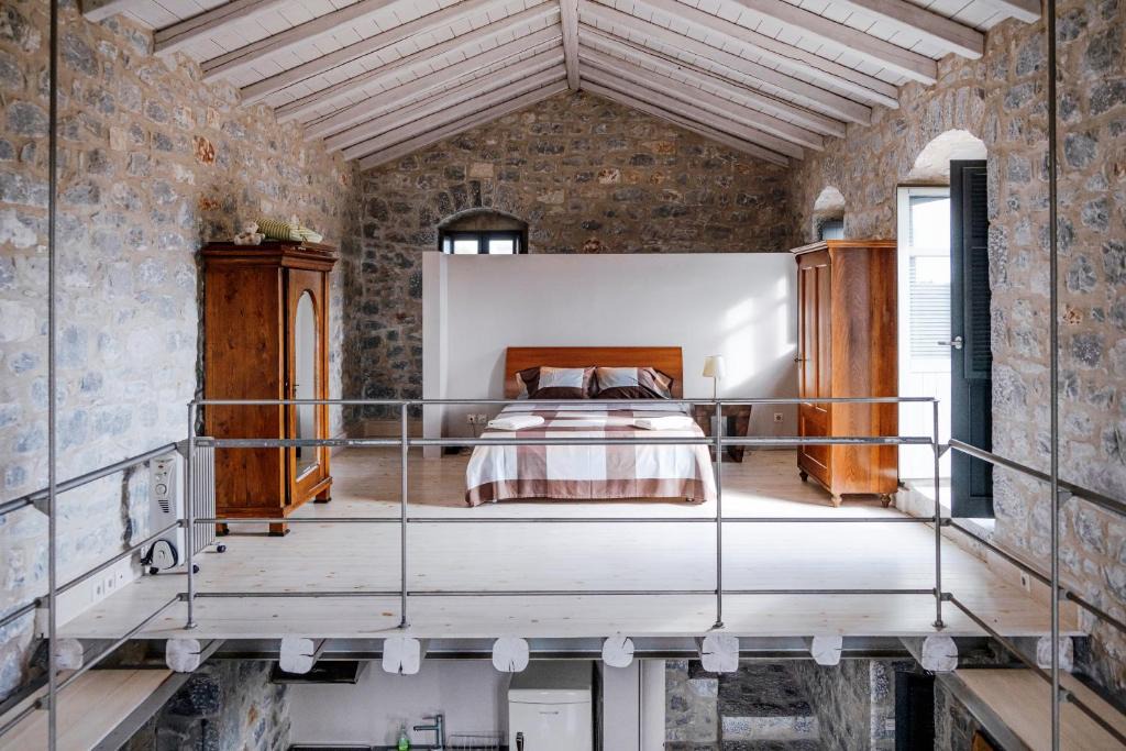 Pagkia House | 1BDR Loft in Stone Tower, majestic view in Mani