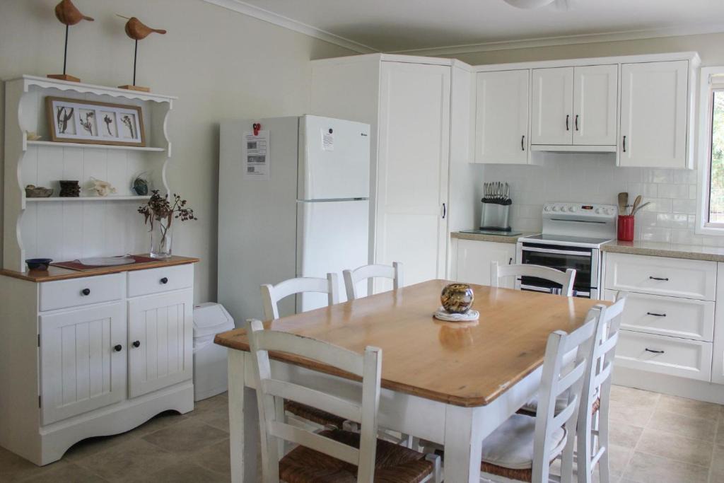 Rainbow Beach House | 2 51 Carlo Road Rainbow Beach