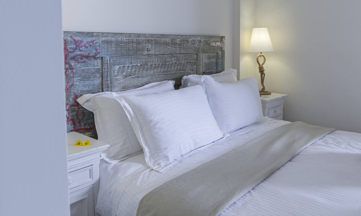 Gargaliani House | 2 bdrm villa with parking and great sea views. Located in a quiet neighbourhood