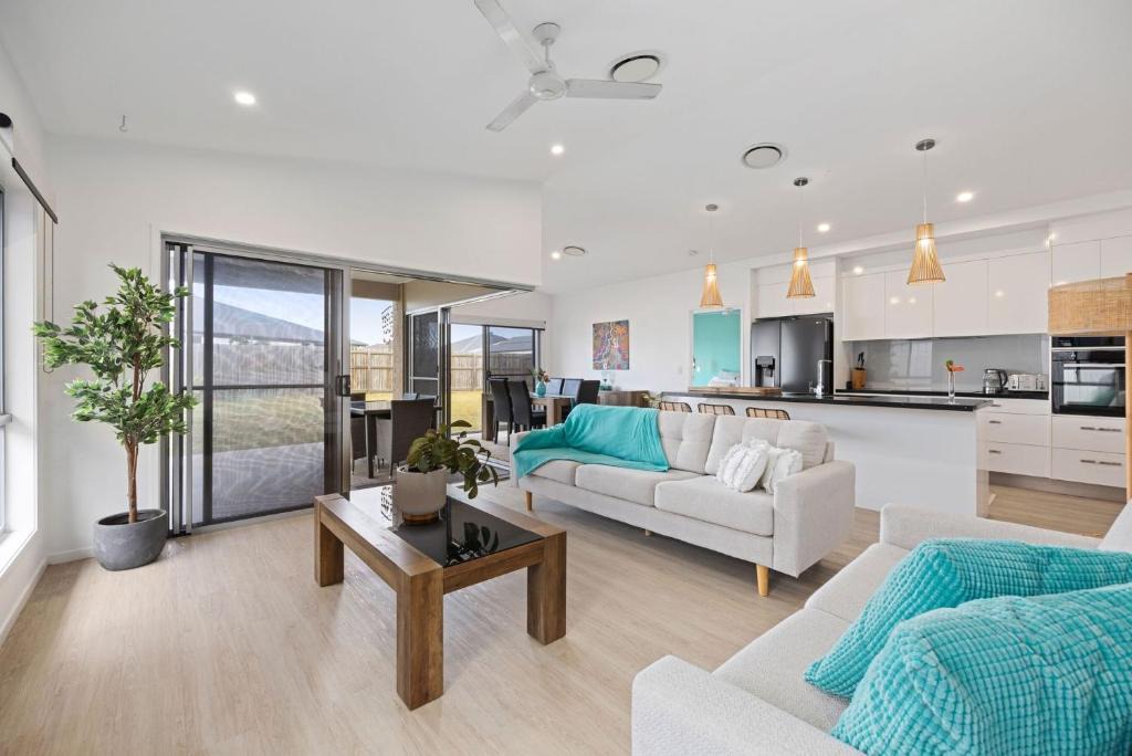 Pialba House | 2 bedroom Escape on Oceans
