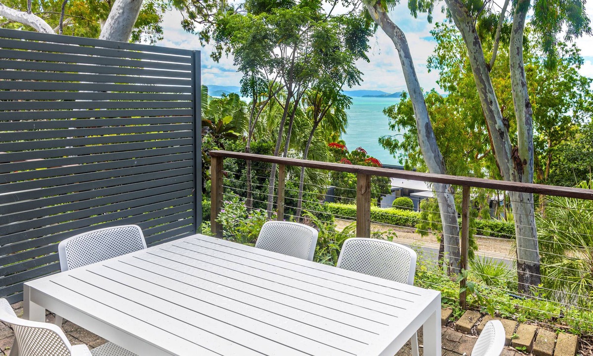 Cannonvale Apartment | 2 Bedroom Sunset Waters 17 by Hamilton Island Private Apartments n