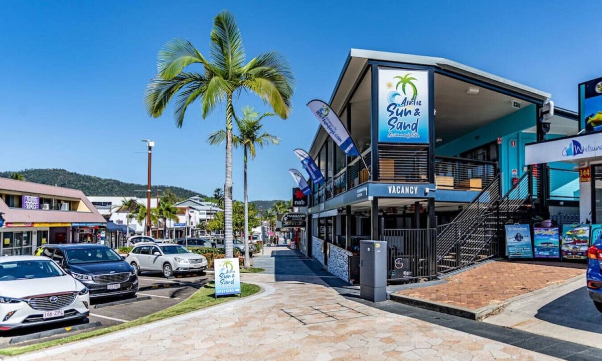 Airlie Beach Apartment | 2 Bedroom unit Central Airlie Beach