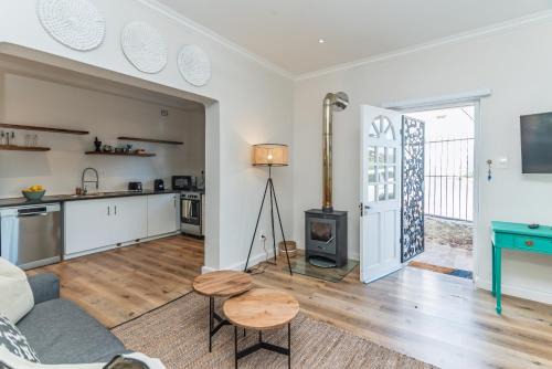 Redhill House | 2 on Hope