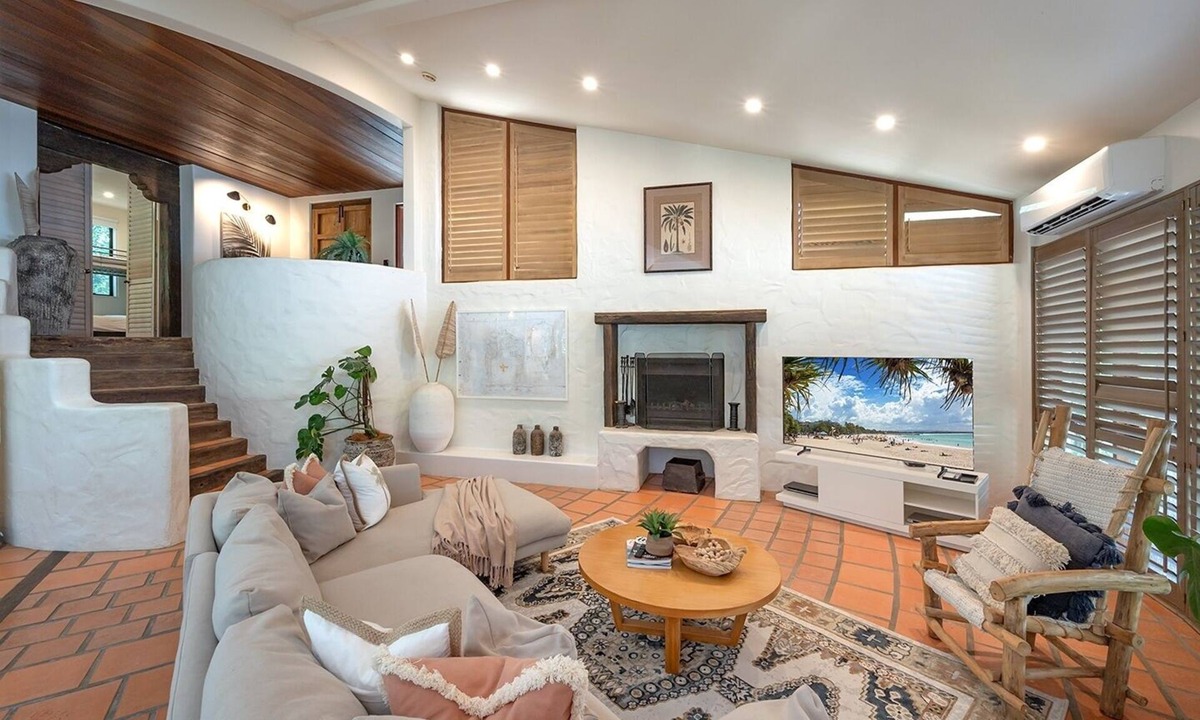 Noosa Heads House | 20 Little Cove 4BR Home + Pool + Pool table