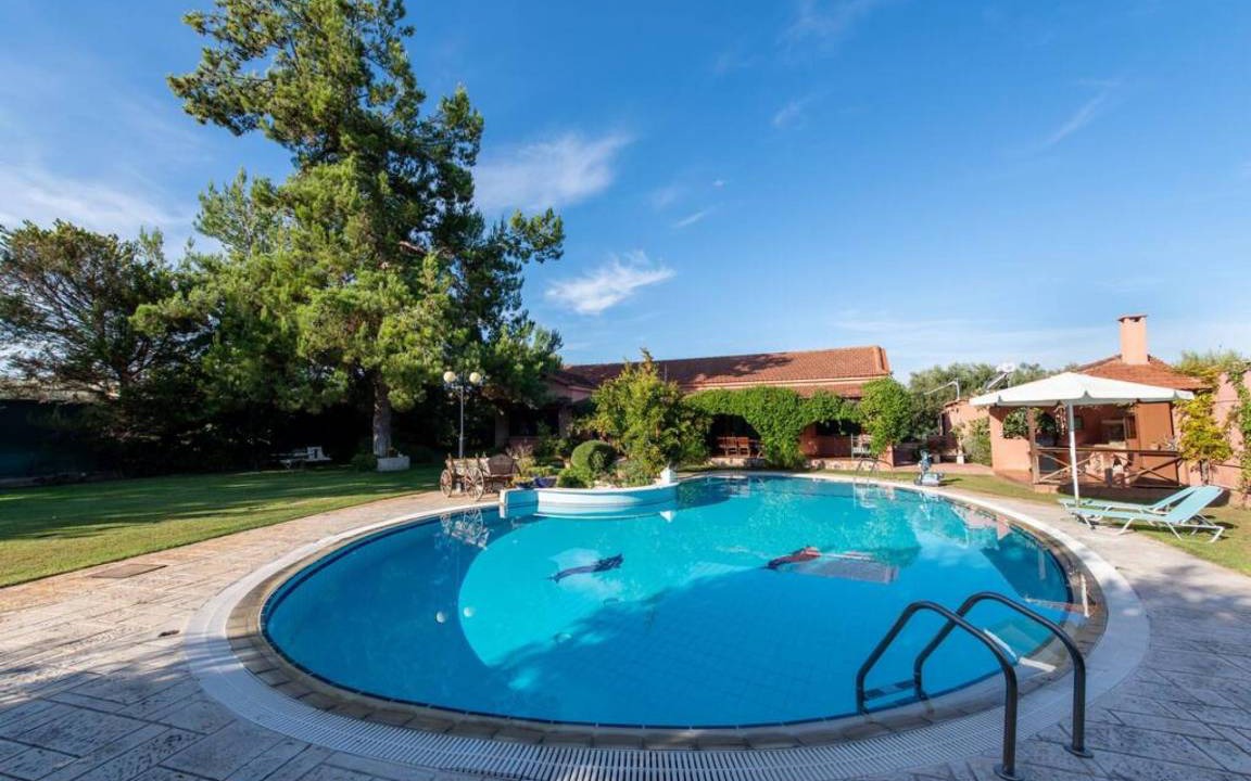 Chalcis Villa | 200 m² Villa ∙ 4 bedrooms ∙ 9 guests