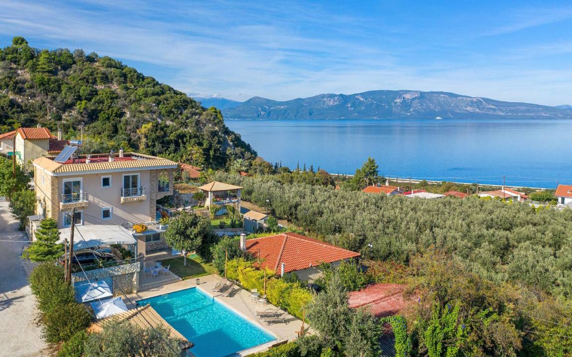 Molos-Agios Konstantinos House | 220 m² House ∙ 7 bedrooms ∙ 14 guests