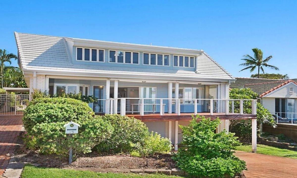 Moffat Beach House | 25 Queen of Colonies Parade
