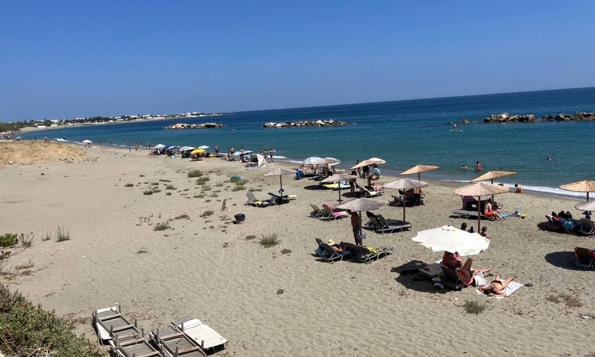 Skiros Apartment | 3 bedroom Beach Apartment.