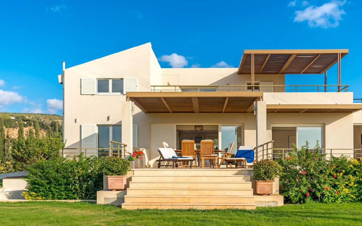 Lavreotiki House | 300 m² House ∙ 5 bedrooms ∙ 10 guests