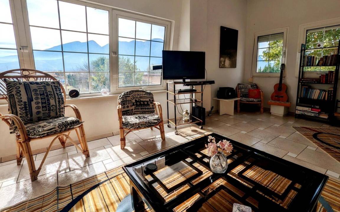 Lamia House | 323 m² House ∙ 3 bedrooms ∙ 8 guests
