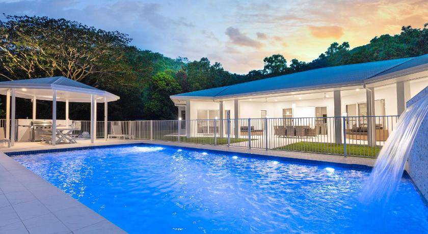 Clifton Beach House | 350 m² House ∙ 6 bedrooms ∙ 12 guests
