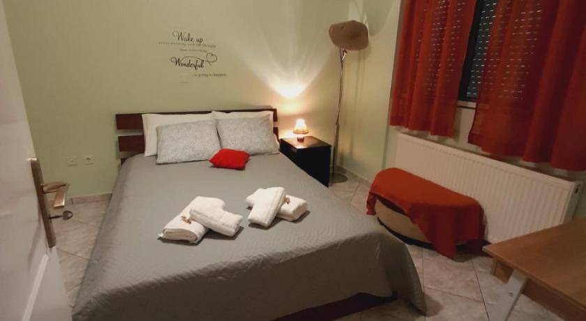 Petroupoli Apartment | 40 m² Apartment ∙ 2 bedrooms ∙ 3 guests