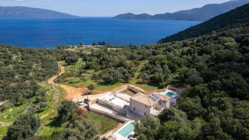 Aetos Resort | 76 m² Resort ∙ 2 bedrooms ∙ 5 guests