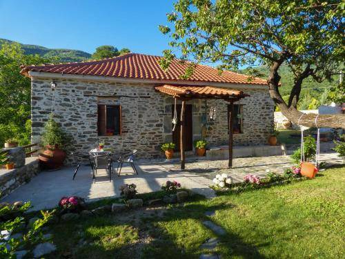 Volos House | 80 m² House ∙ 2 bedrooms ∙ 6 guests