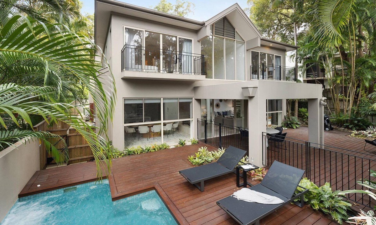 Noosa Heads House | 9 Little Cove Rd, Noosa Heads - Rest & Relax