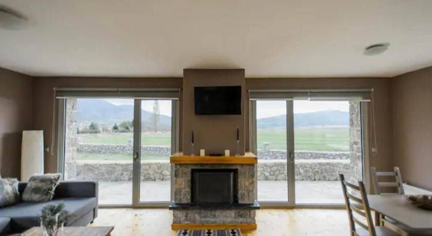 Kato Pedina Ski Chalet | 95 m² Chalet ∙ 2 bedrooms ∙ 6 guests
