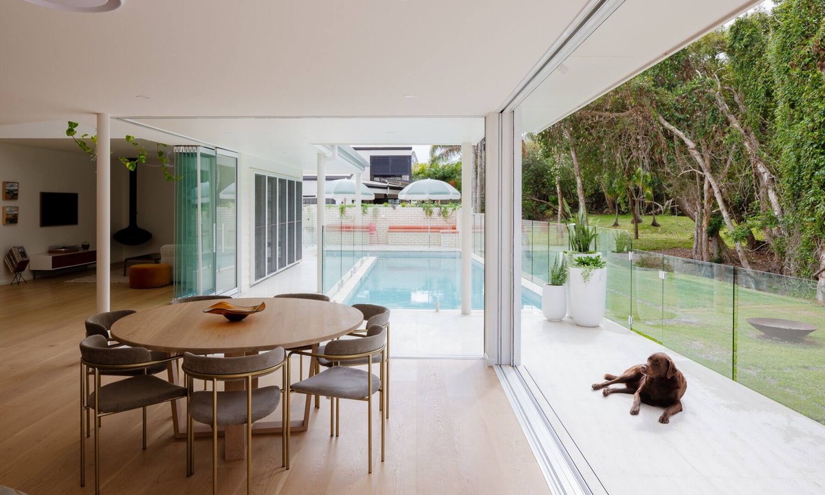 Warana House | Absolute beach front masterpiece fit for a small family