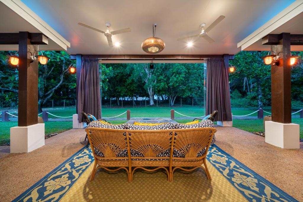 Wonga Beach House | Absolute Beachfront Luxury & Serenity: Wonga Belle