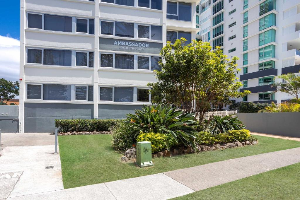 Burleigh Heads Apartment | Ambassador Beachfront Apartments - Hosted by Burleigh Letting