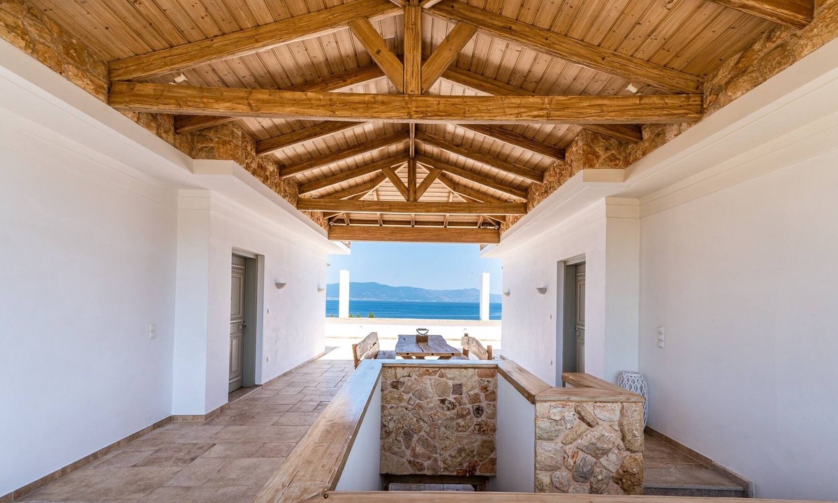 Arkitsa Villa | Amelia Villa Collection