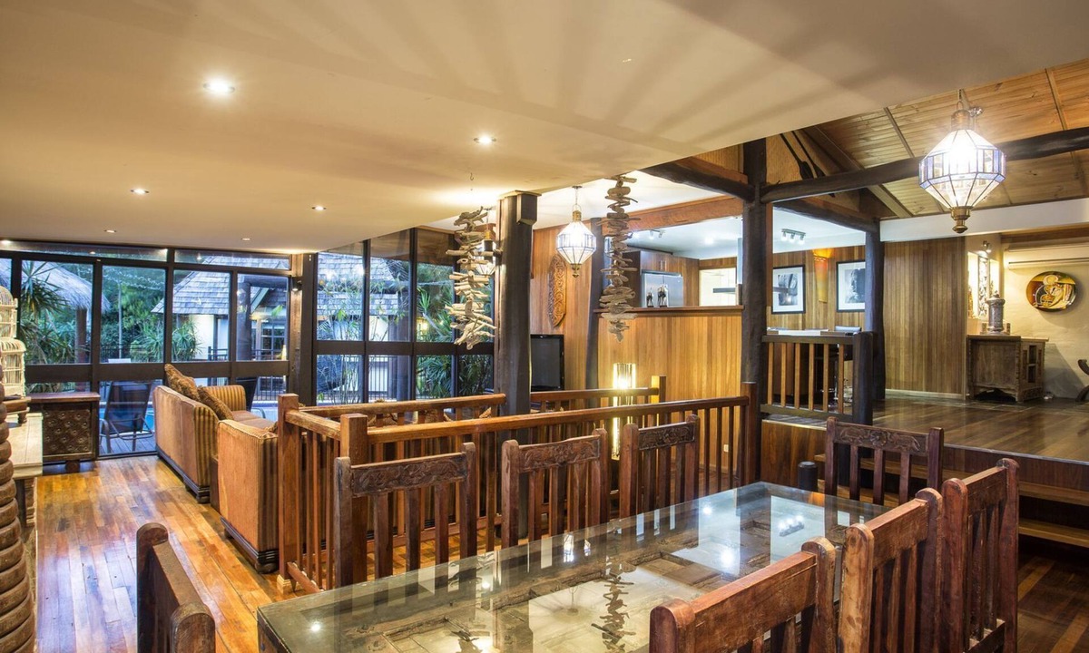 Cannonvale House | Amira Whitsunday's Airlie Beach