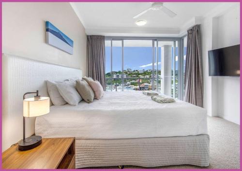 South Townsville Apartment | Apartment 1102 | 11th Floor River & Stadium Views