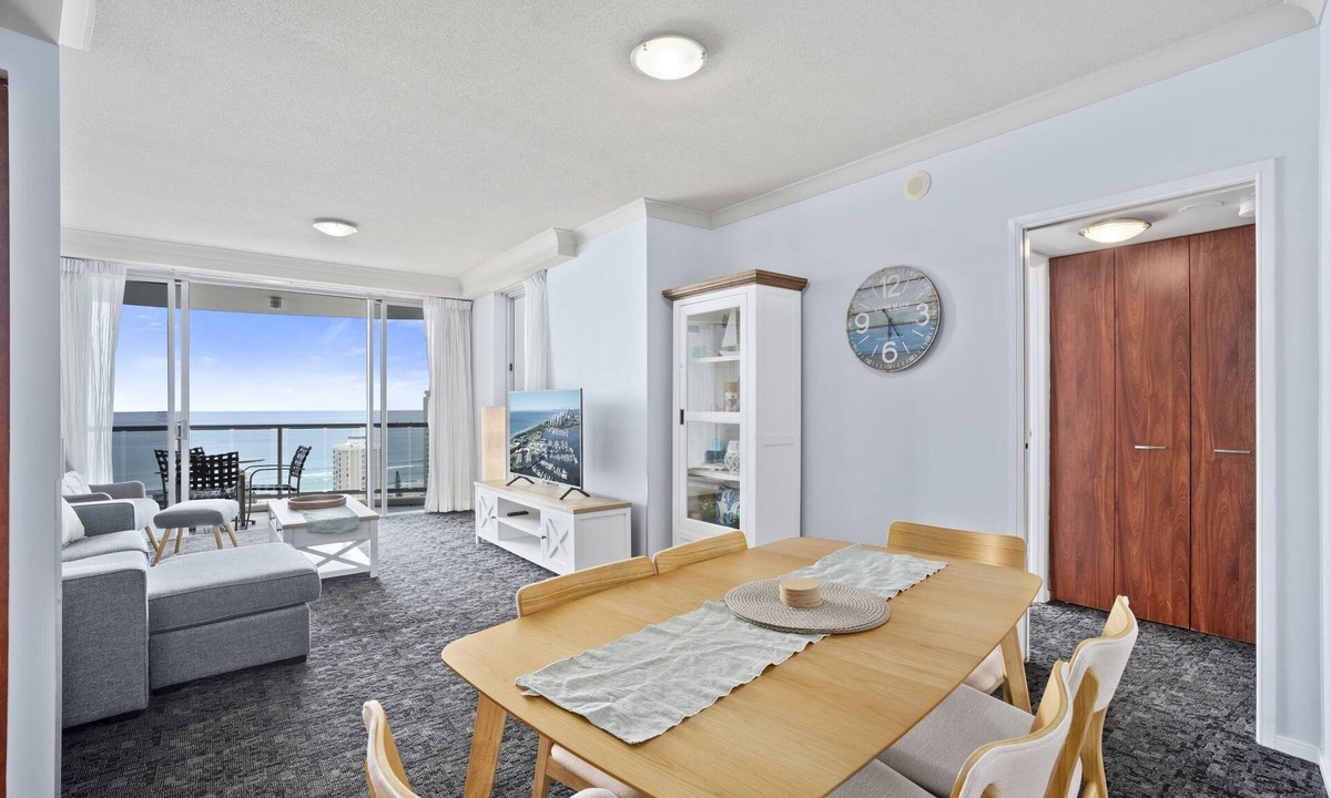 Surfers Paradise Apartment | Apartment 2196 offers the perfect holiday adobe for small families and couples