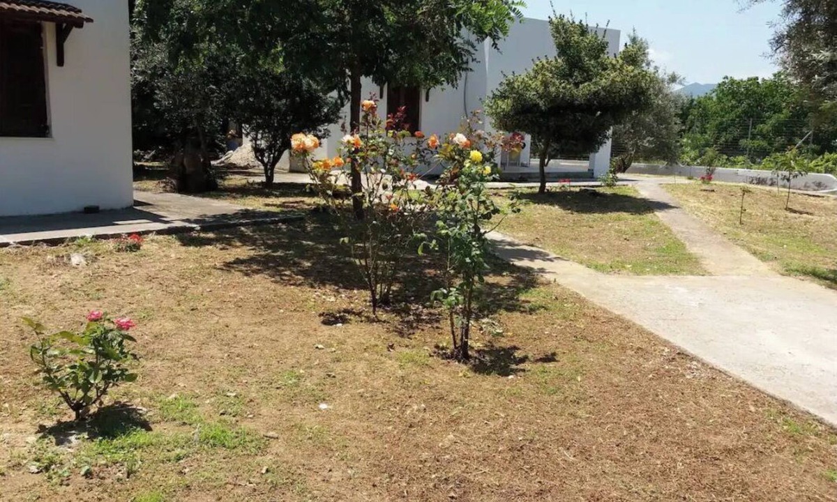 Edipsos Apartment | Apartment 'Μaria's House 1' with Private Terrace, Shared Garden and Air Conditioning