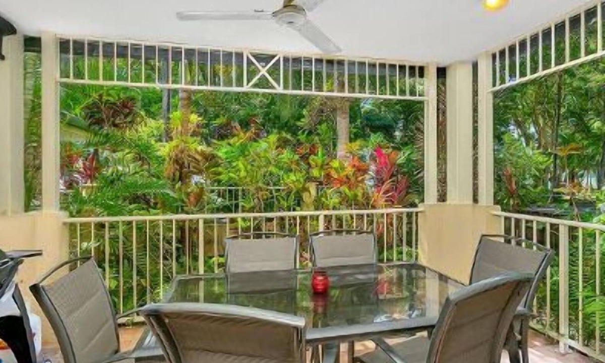Clifton Beach Apartment | Arlington 3 Bedroom Beachfront Clifton Beach