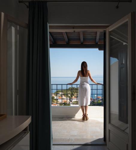 Patitiri Hotel | Atrium of Alonissos