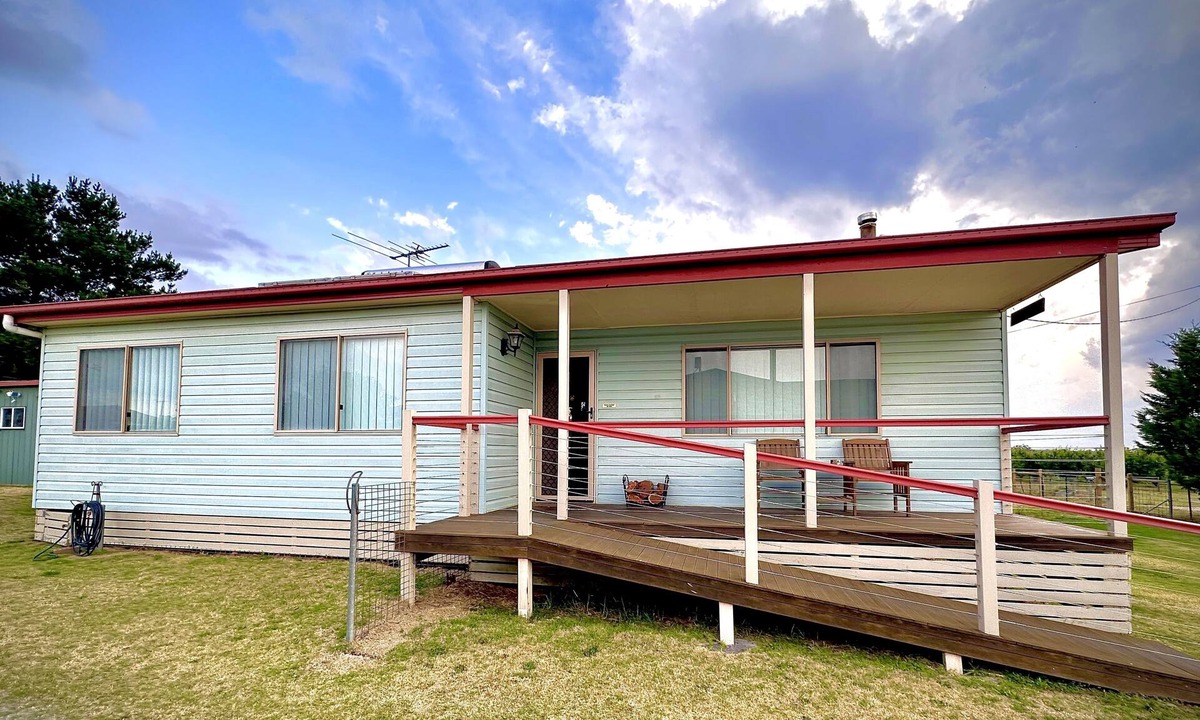Thulimbah House | 'Avalon' - Small group or family getaway
