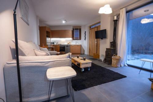 Almopia House | Balou Petfriendly Lodge Orma