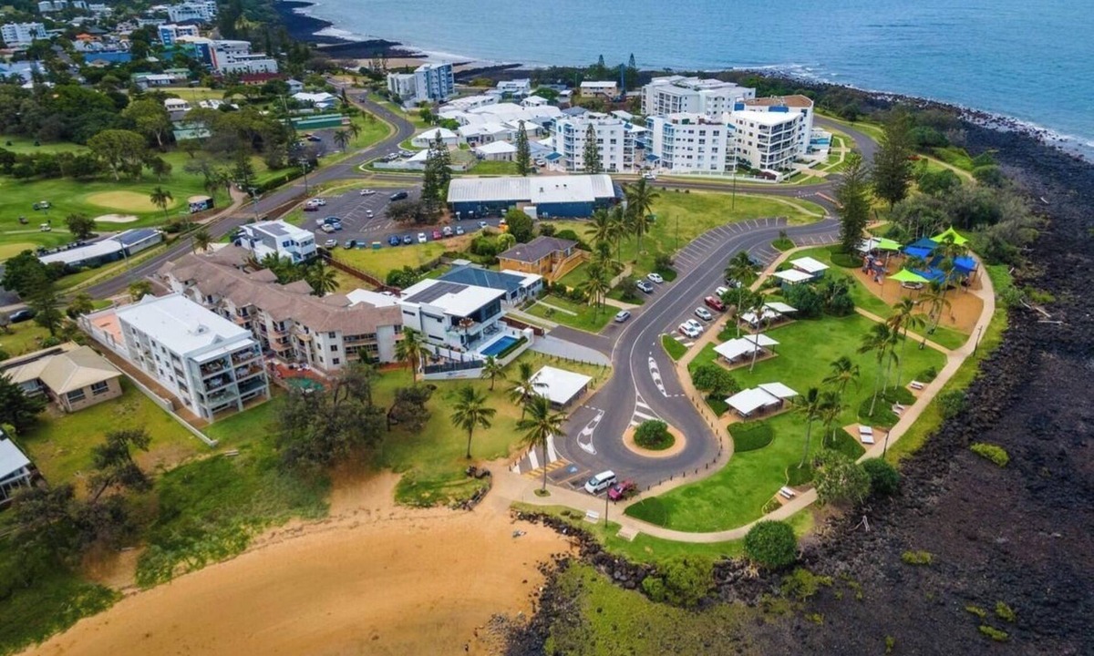 Bargara Apartment | Bargara Beach Bliss - Beach Side apartment with ocean views