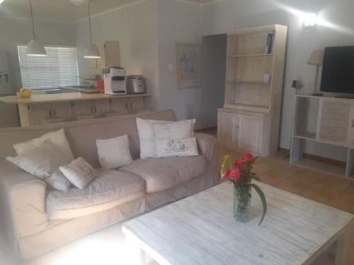 Emfuleni Apartment | Barti's Home