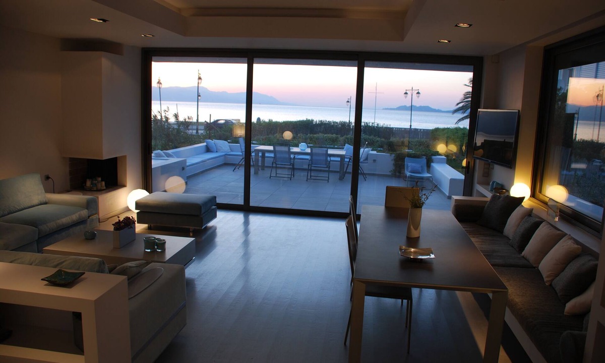 Loutraki Villa | Beach front Villa in Loutraki Korinthias
