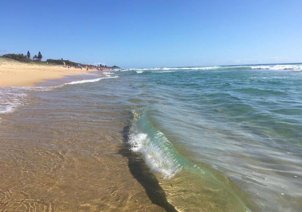 Buddina Apartment | BEACH Luxury Upmarket 2B 2B OCEAN VIEWS 250m to BUDDINA BEACH!