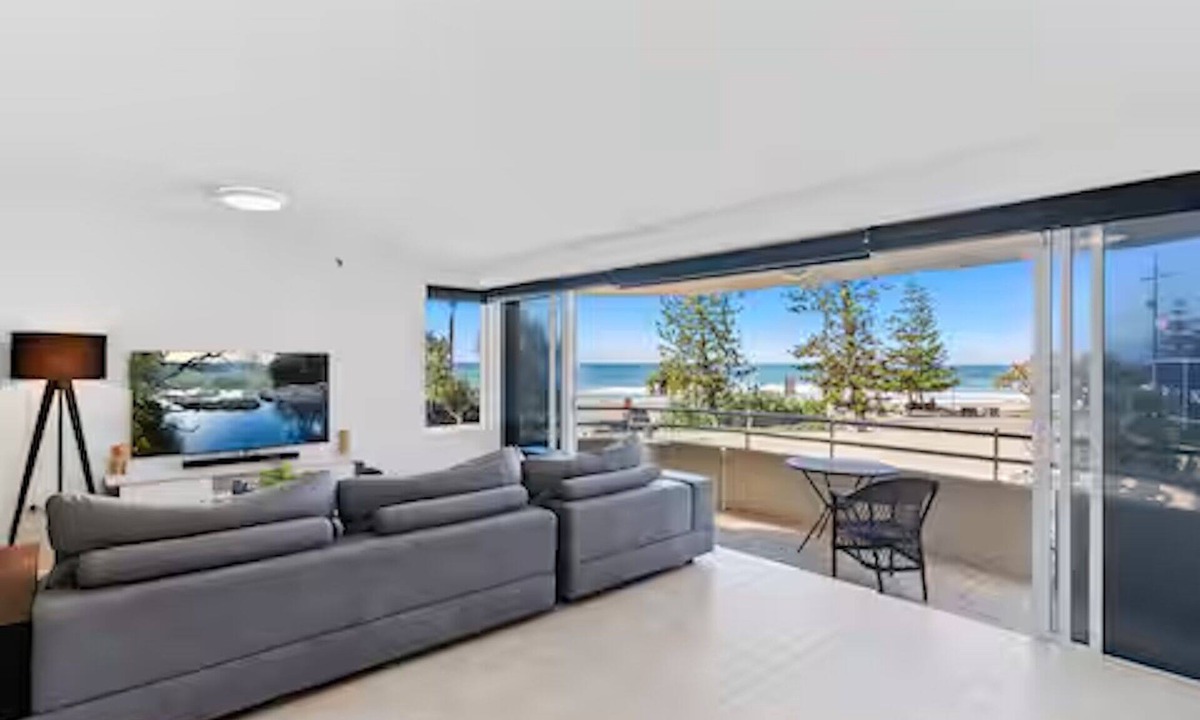 Surfers Paradise Apartment | Beachfront Escape Zenith - Ocean Views, Pool, Spa