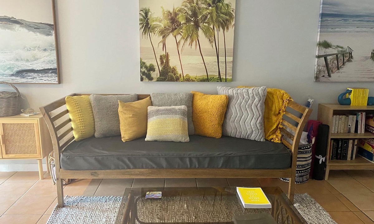 Torquay Apartment | BEACHFRONT On The Esplanade - Bay Views - Spacious Ground Floor unlimitedWIFI