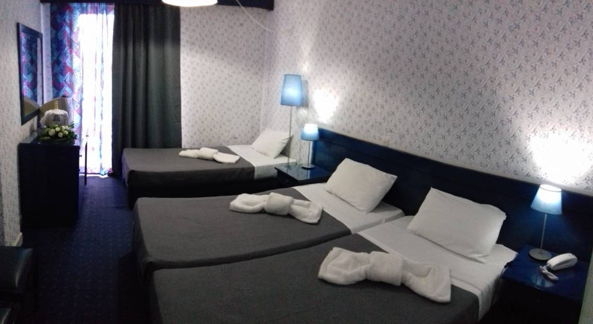 Agia Marina Hotel | Beachfront Triple Room- Argo Seaside Stays
