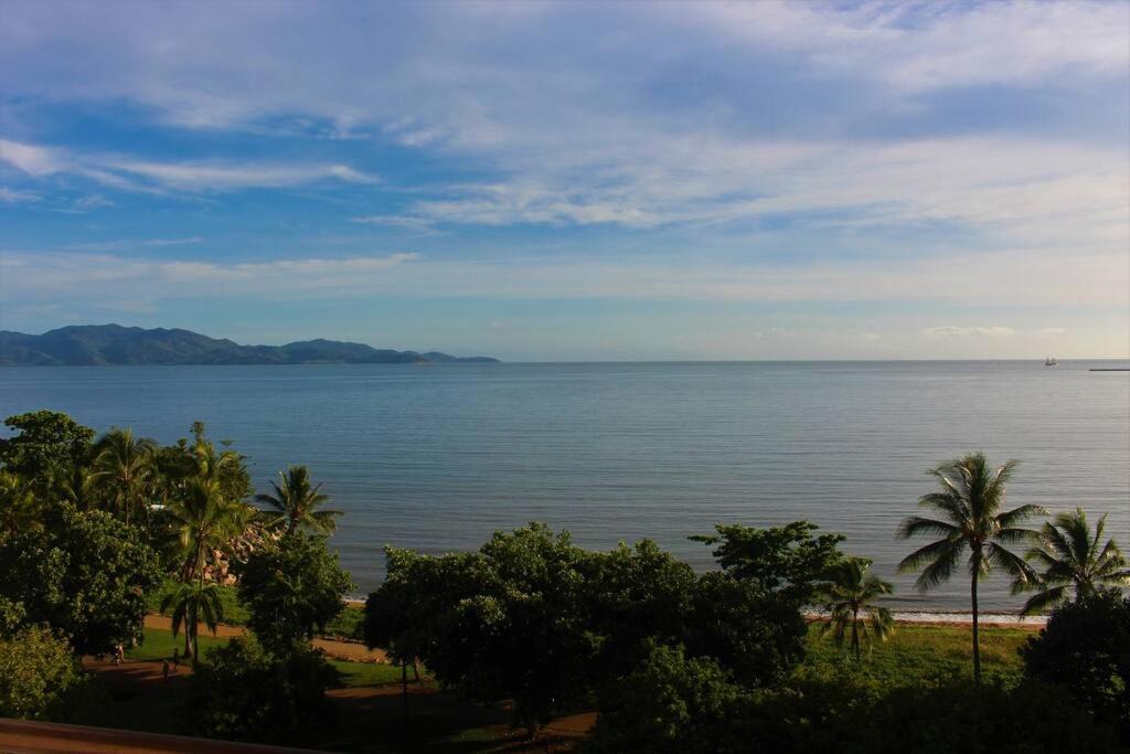 North Ward Apartment | Beautiful beachfront on The Strand at Aquarius