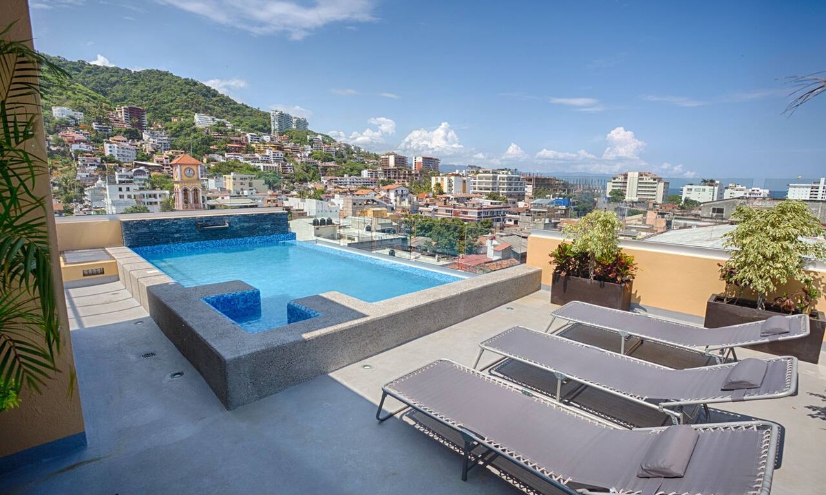 Emiliano Zapata Condo | Beautiful condo on Aguacate street 1BD Condo for rent in Old Town, Puerto valla